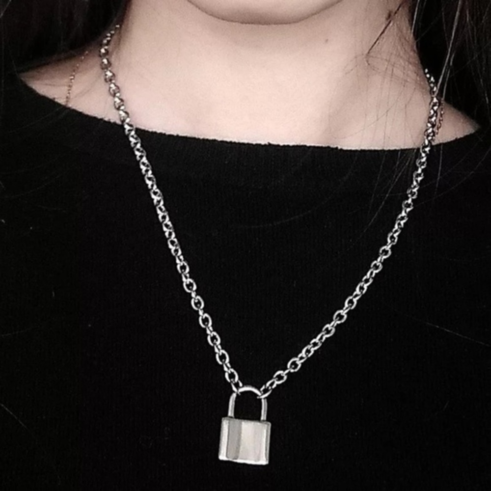 3/$30 🤍 Lock Necklace